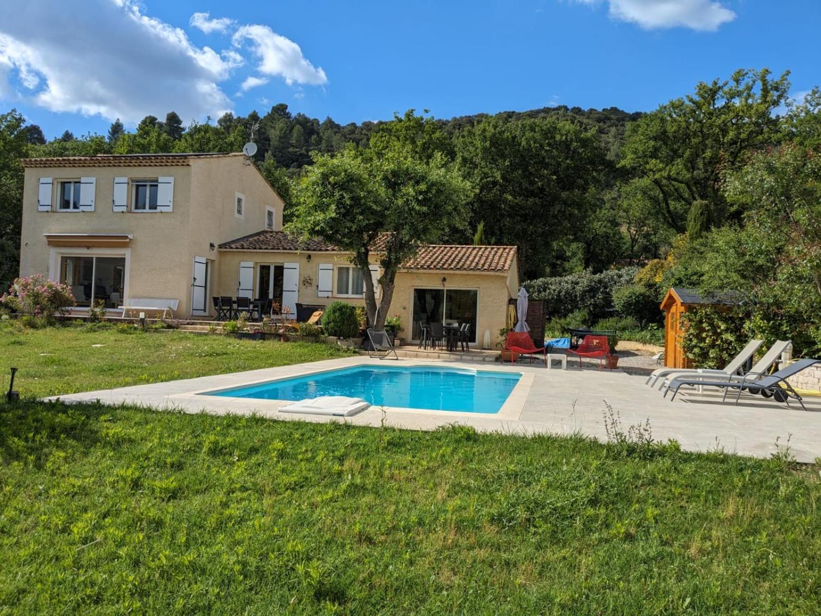 Villa Calme Avec Piscine A Greoux Exterior photo