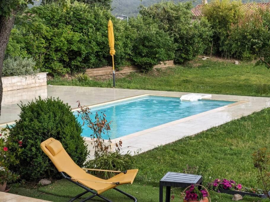 Villa Calme Avec Piscine A Greoux Exterior photo